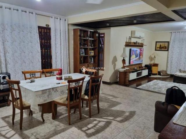 ótima Casa na Serraria!