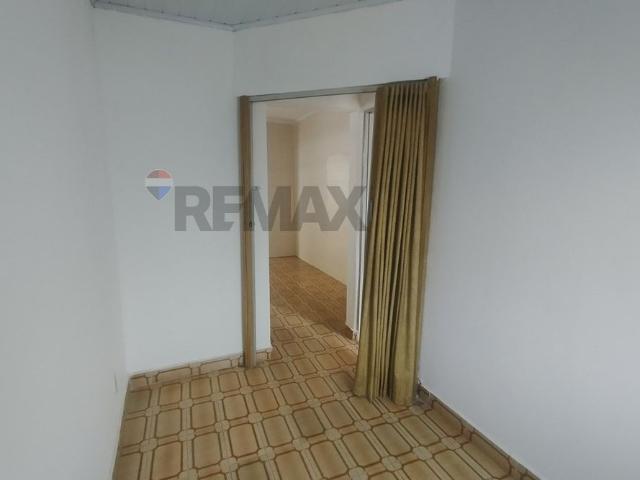 Casa Espaçosa, 80m² com 2 Vagas e Ótimo Preço!