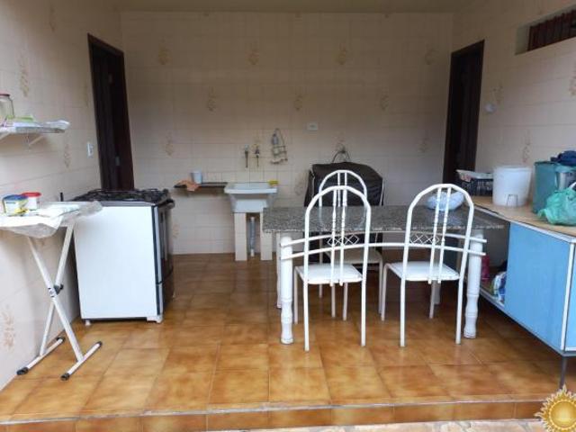 Ótima Casa no Bairro Estufa 1, com Edícula