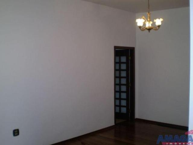 Ótima casa no Centro de Jacareí!