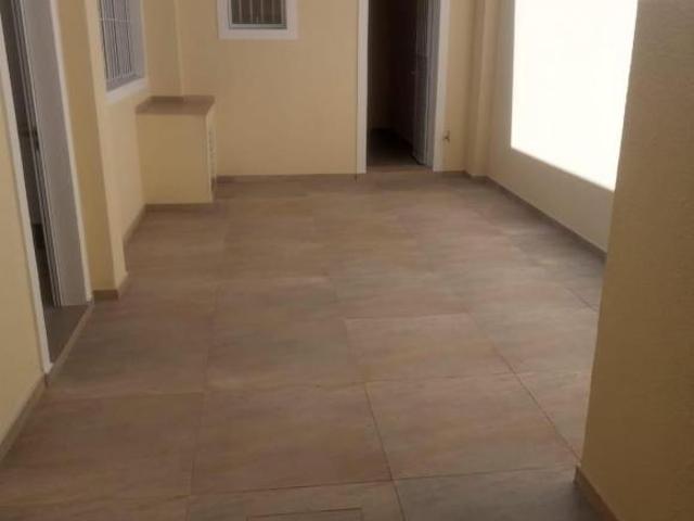 Ótima casa à venda, com 3 dormitórios, 2 banheiros, 2 vagas, quintal, próximo do Parque Aclimação, S