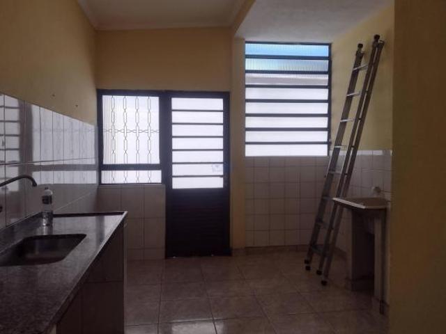ÓTIMA CASA COM 03 DORMITÓRIOS/01 SUÍTE NO BOSQUE DOS EUCALIPTOS!