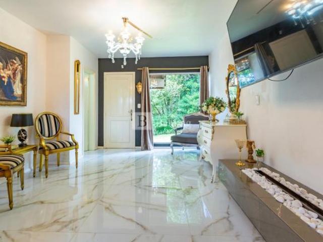 ÓTIMA CASA COM PISCINA PRÓXIMO AO CENTRO DE CANELA