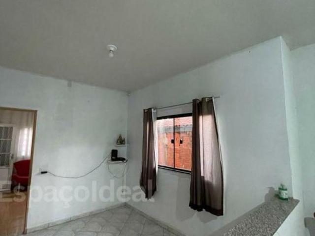 Ótima Casa de 2 Dormitórios com Preço Acessível em Localização Privilegiada