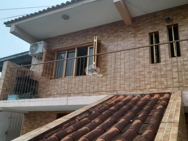 Otima casa, diferenciada, 4 dormitórios, 2 suites, terraço com vista, 1 vaga coberta