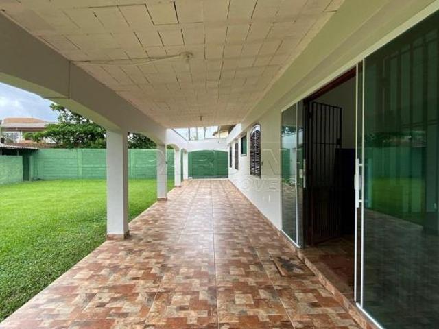 Ótima casa + edícula com 6 dormitórios, próxima das praias do Lázaro e Sununga, em Ubatuba!
