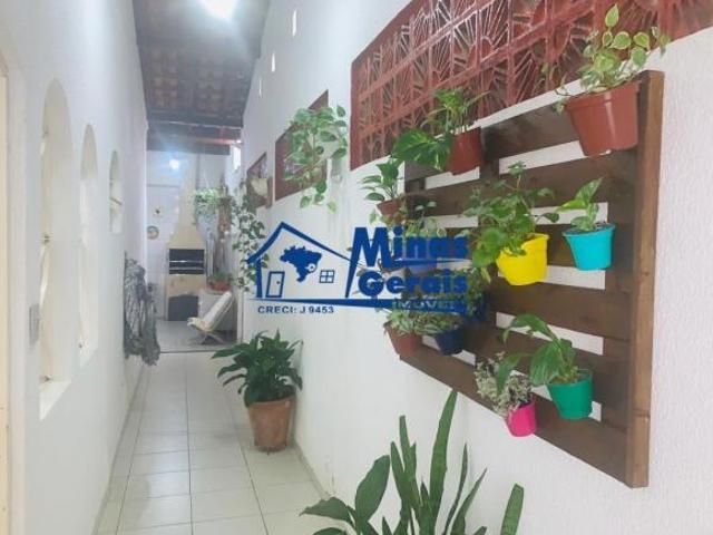 ÓTIMA CASA SEMI MOBILIADA COM 03 DORMITÓRIOS ! VENDE SE !