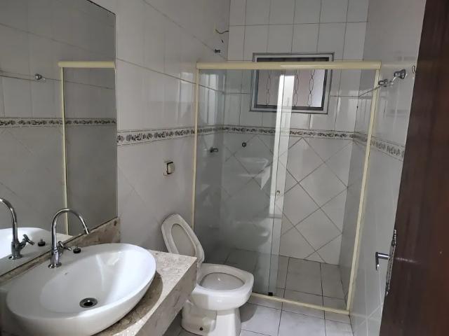 Ótima casa térrea 3 dormitórios no Bosque dos ipês