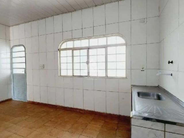 ÓTIMA CASA TÉRREA COM 02 QTOS E AMPLO QUINTAL QSE 18 LOTE 38 TAGUATINGA SUL