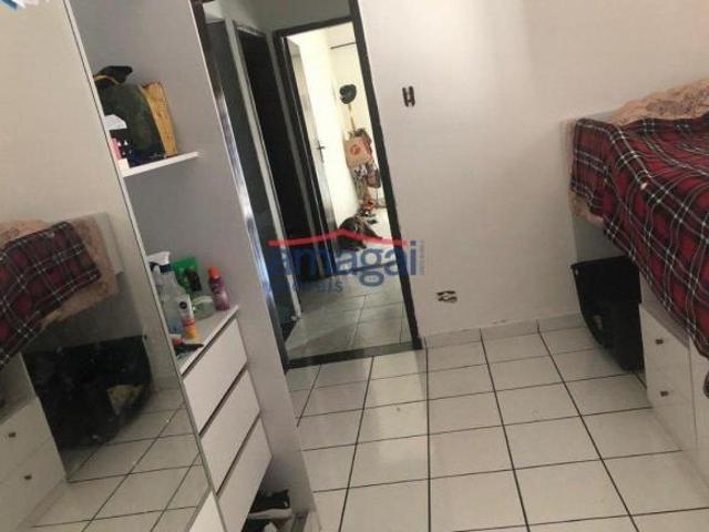 Ótima casa térrea de 2 dorms em bairro central