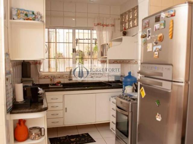 Ótima casa 170 m² 4 dorms. 1 suíte, 1 vaga de garagem, quintal, Vila Miriam