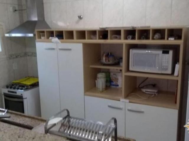 Ótima localização a 150 mts. da praia: casa com 03 dorms, 01 suíte, mobiliada !