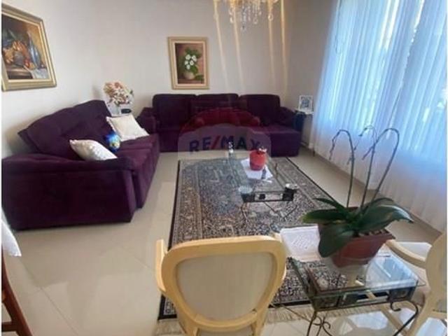Ótima oportunidade de casa assobradada no condomínio Aruã Brisas!