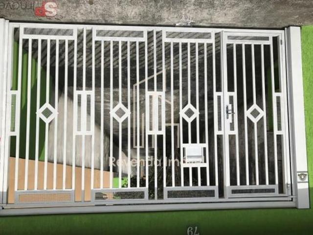 Ótima oportunidade de adquirir um sobrado com 3 dormitórios, 2 banheiros