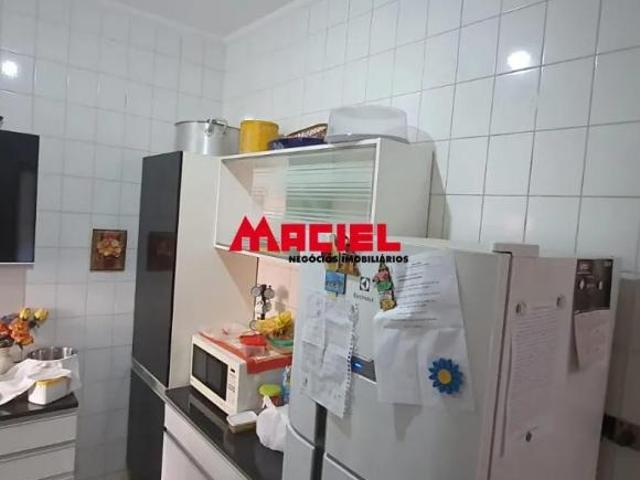 ÓTIMA OPORTUNIDADE NO JD. DAS INDUSTRIAS. ACEITA PERMUTA COM CASA NA ZONA SUL