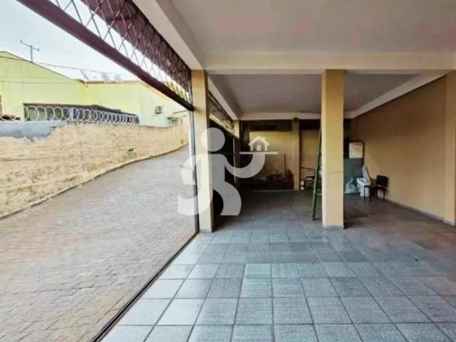 Ótima Oportunidade! Terreno com 3 Casas à Venda Ideal para Investidores ou Famílias Grandes!
