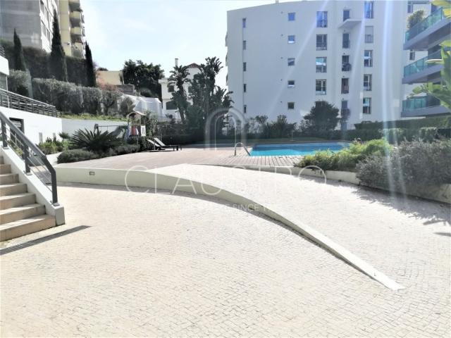 Ótimo T1+1 condomínio privado na Avenida Infante Santo