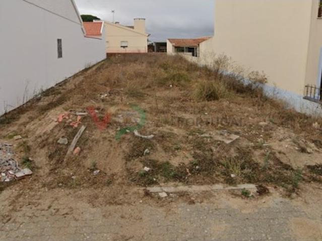 ÓTIMO TERRENO A 1 HORA DO CENTRO DE LISBOA