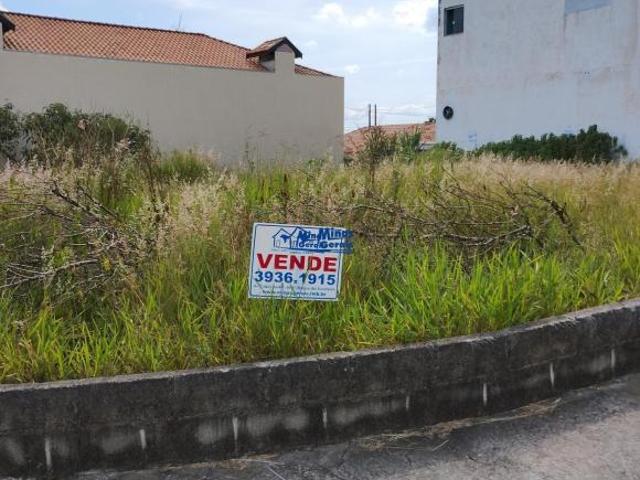 ÓTIMO TERRENO DE ESQUINA NO BAIRRO VILA DAS FLÔRES!