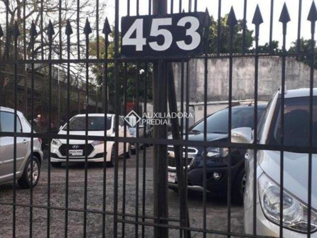 Ótimo terreno localizado na Av. Benjamin Constant de esquina, alugado