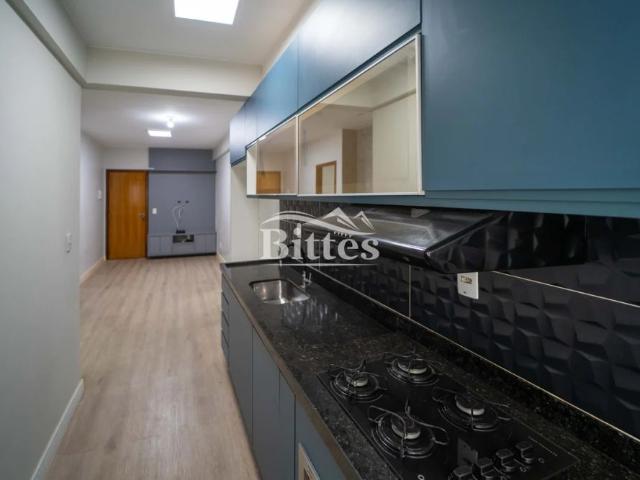 Ótimo apartamento 55 m², Sem Garagem, 2 quartos, reformado, semi mobiliado, com elevador
