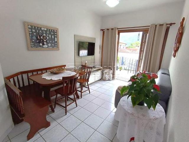 Ótimo apartamento com 3 dormitórios, com acesso à praia da Sununga, na praia do Lázaro em Ubatuba!