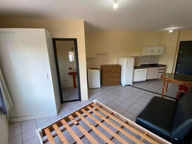 Ótimo apartamento de 1 dormitório para locação no bairro Carvoeira, em frente a UFSC!