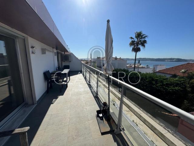Ótimo apartamento Duplex, com 2 suites, terraço de 20 m2 com vista de rio e garagem