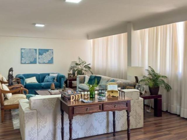 ÓTIMO APARTAMENTO EM LOCALIZAÇÃO EXCEPCIONAL