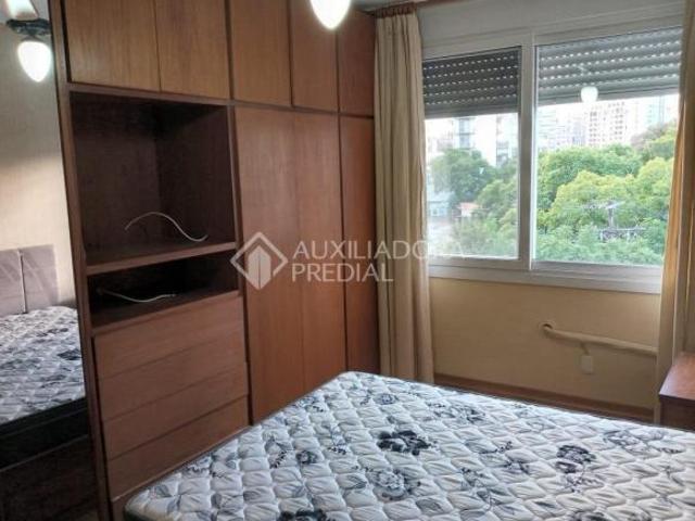 Ótimo apartamento de 2dormitórios, de frente, ensolarado na Cidade Baixa