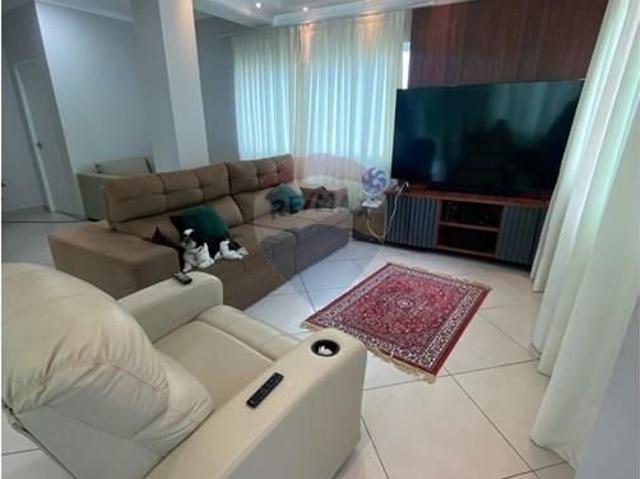 Ótimo imóvel disponível para locação, contendo 05 dormitórios, sendo 03 suítes