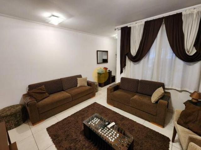 Ótimo sobrado de 165 m² com 03 dormitórios e 02 vagas na Vila Romana