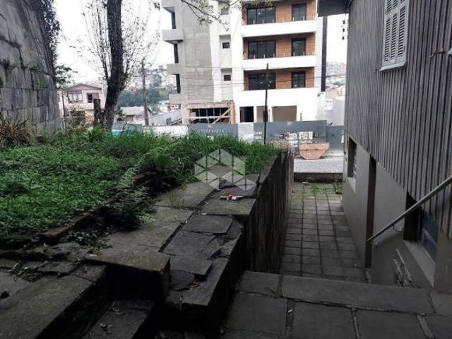 ÓtimoTerreno com casa no bairro Humaitá