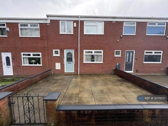 Otley Close, Oldham, OL9 3 bed terraced house to rent £1,100 pcm £254 pw