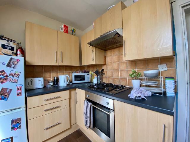 Otley Road Flat 7, 156, Leeds LS16, 2 bed flat to rent, £1,100 pcm | PrimeLocation