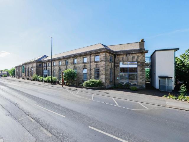 Otley Road, Guiseley, Leeds, West. 2 bed flat to rent £900 pcm £208 pw