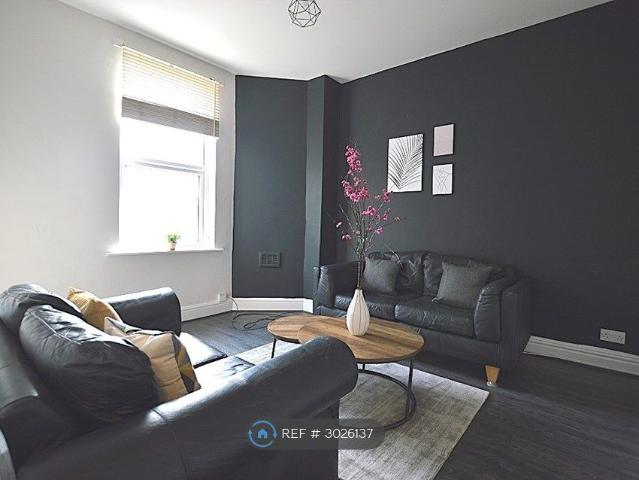 Otley Road, Leeds LS16, 3 bed flat to rent, £1,350 pcm | PrimeLocation