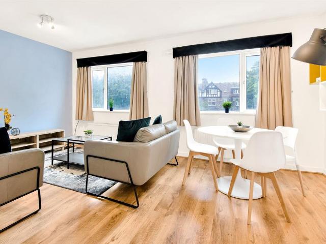 Otley Road, Leeds LS6, 4 bed flat to rent, £1,400 pcm | PrimeLocation