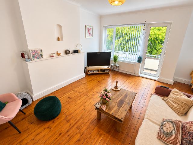 Otley Road, Leeds, West Yorkshire LS16, 2 bed maisonette to rent, £1,300 pcm | PrimeLocation