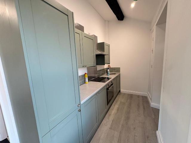 Otley Road, Shipley, West Yorkshire BD18, 2 bed flat to rent, £750 pcm | PrimeLocation