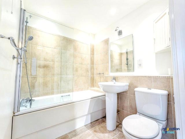 Ottawa Court, Broxbourne EN10, 2 bed flat to rent, £1,500 pcm | PrimeLocation