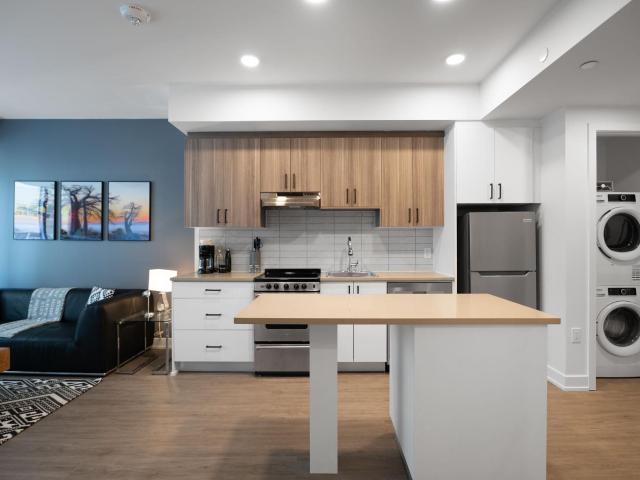 Ottawa Furnished Condo for Rent Modern 1 Bedroom with City Views and Office Den