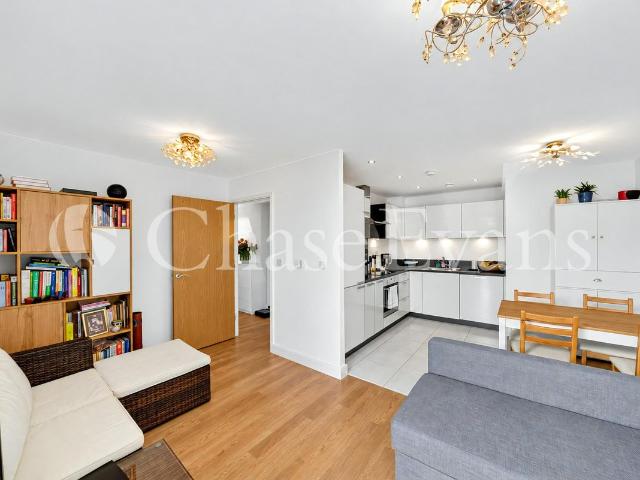 Ottawa House, Maple Quays, Albatross Way, Canada Water, London SE16, 2 bed flat to rent, £2,500 pcm | PrimeLocation