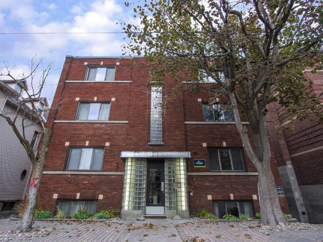 360 Chapel Street 15 Ottawa, ON K1N7Z6