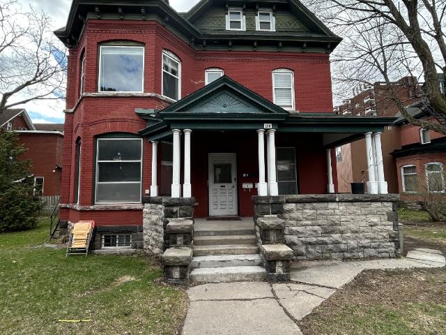 286 Charlotte Street 3 Ottawa, ON K1N 8L6