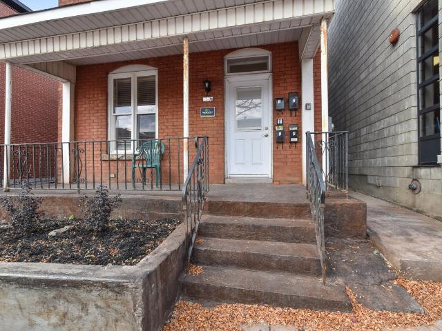 Ottawa, ON K1R6R6 865 Somerset Street W 2