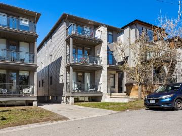 Ottawa, ON K2A 0J7 427 Ravenhill Avenue 2
