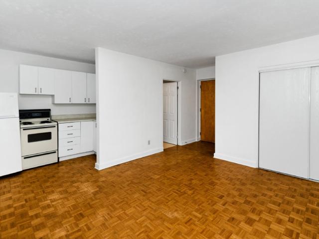 Ottawa, ON K2P 0H7 161 Somerset Street West 6