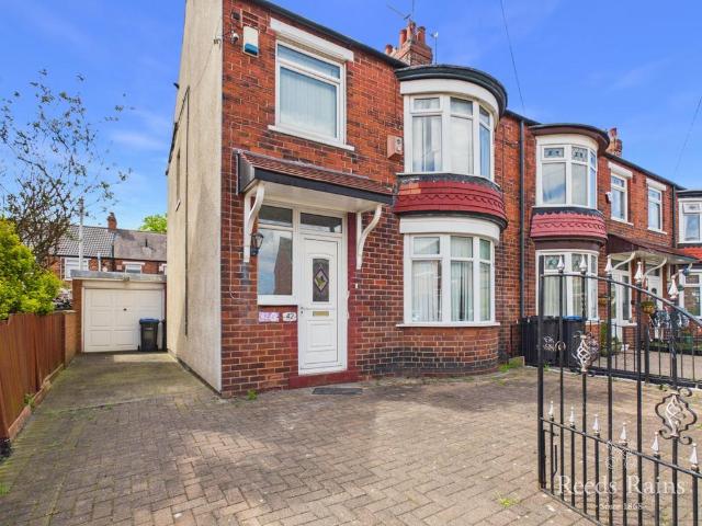 Ottawa Road, North Yorkshire TS4 3 bed semi detached house to rent £800 pcm £185 pw