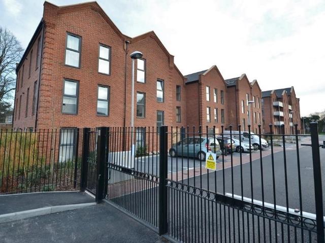Otter Way, West Drayton UB7, 1 bed flat to rent, £1,450 pcm | PrimeLocation